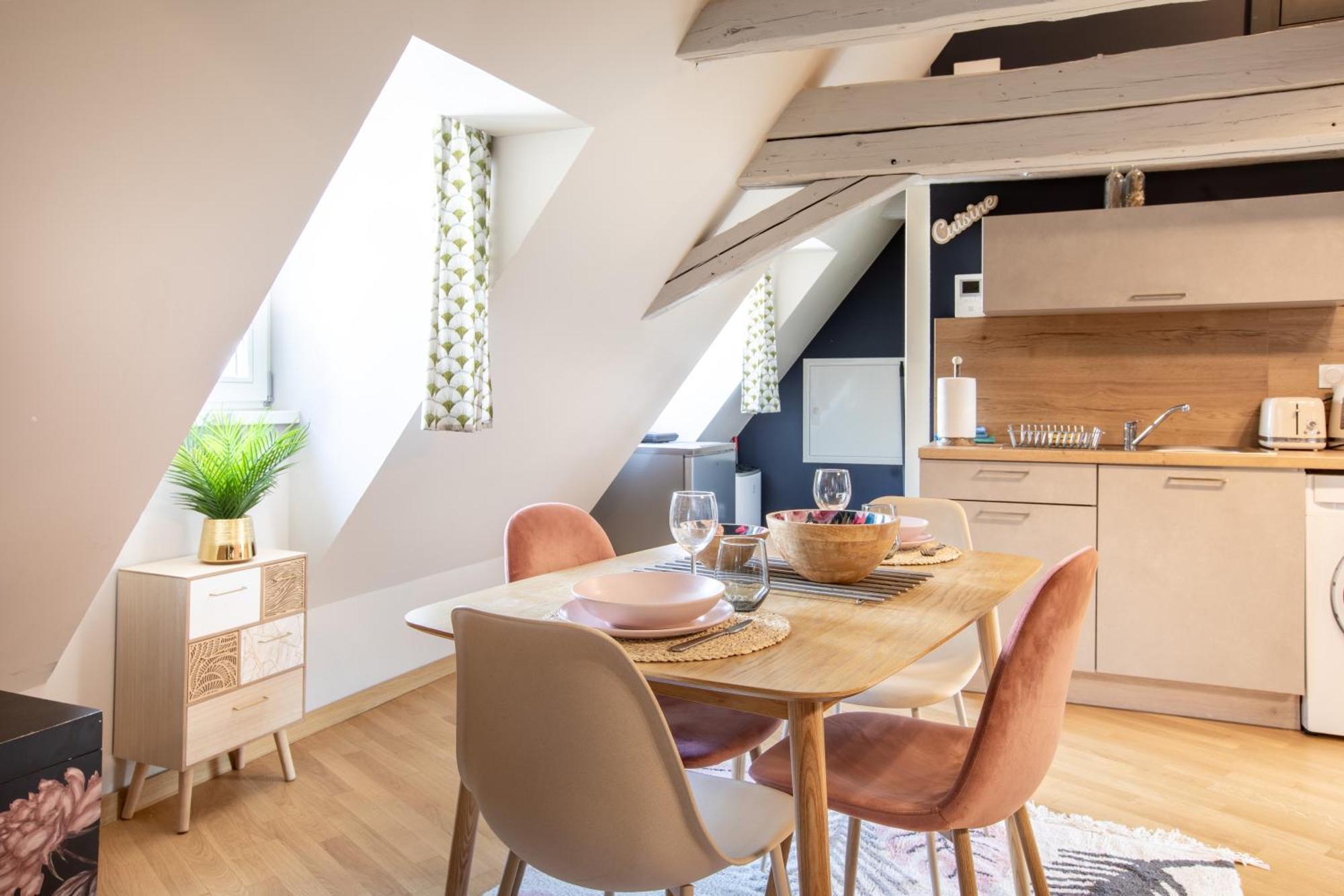 Duplex Atypique Au Coeur De Mulhouse Apartment Luaran gambar